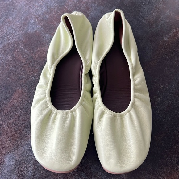 REFORMATION BETTIE RUCHED BALLET FLAT SIZE 8 - Picture 1 of 8